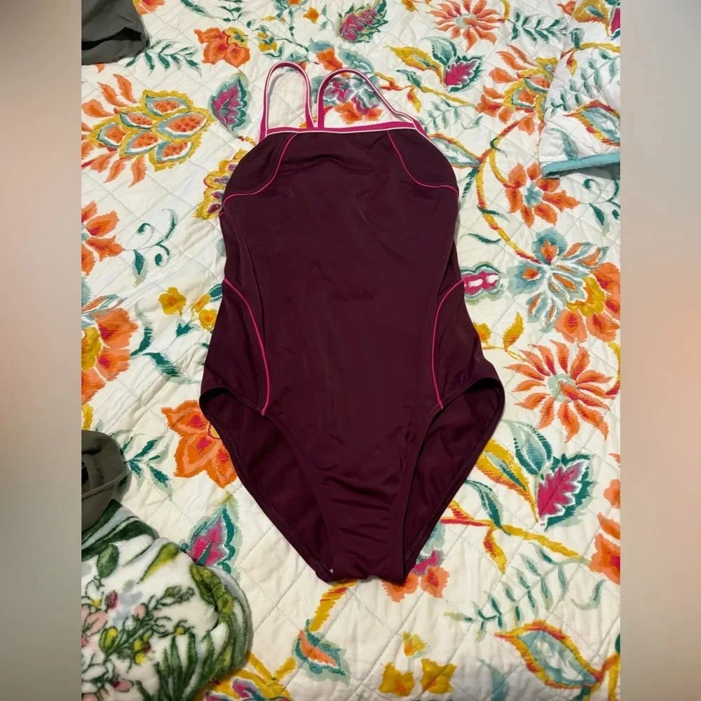 Lands End Size 6 Maroon Pink One Piece Swimsuit Bathing Underwire Classic